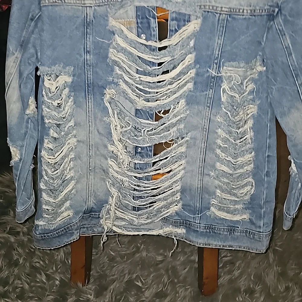 FASHION NOVA Womens Distressed Denim Jacket. Mint condition sz Small!!!
